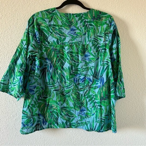 J. Jill Women’s Pop Over Top Medium Blue Green 1/3 Button 3/4 Sleeves Palm Tree - Picture 7 of 8
